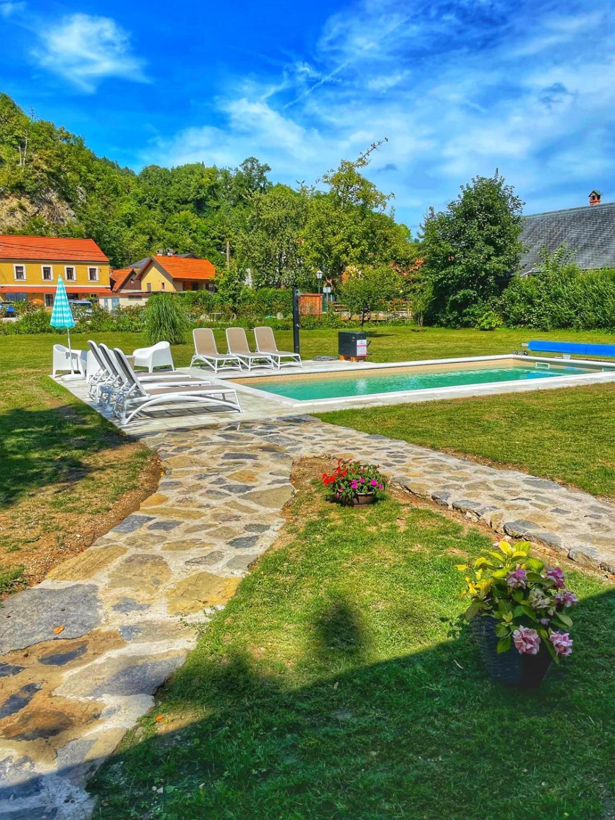 Villa Taborec 사모볼 외부 사진