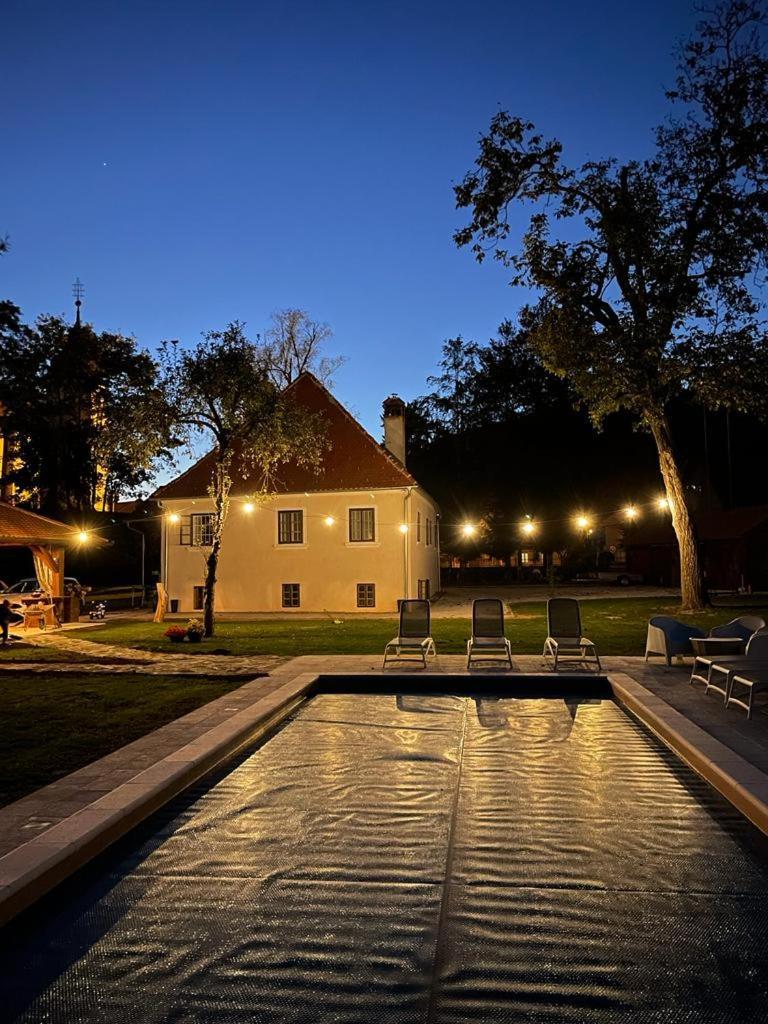Villa Taborec 사모볼 외부 사진